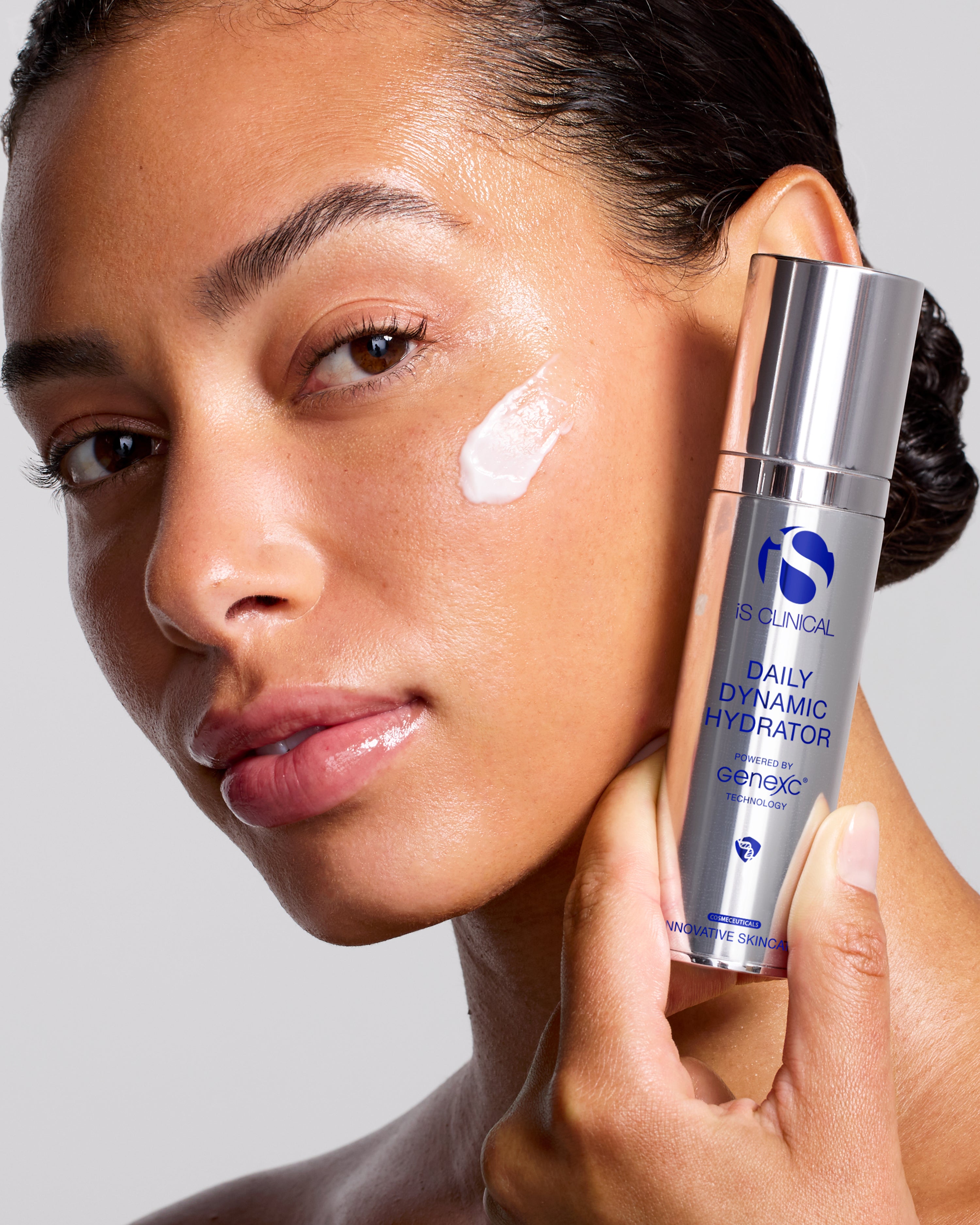 Daily Dynamic Hydrator - iS Clinical